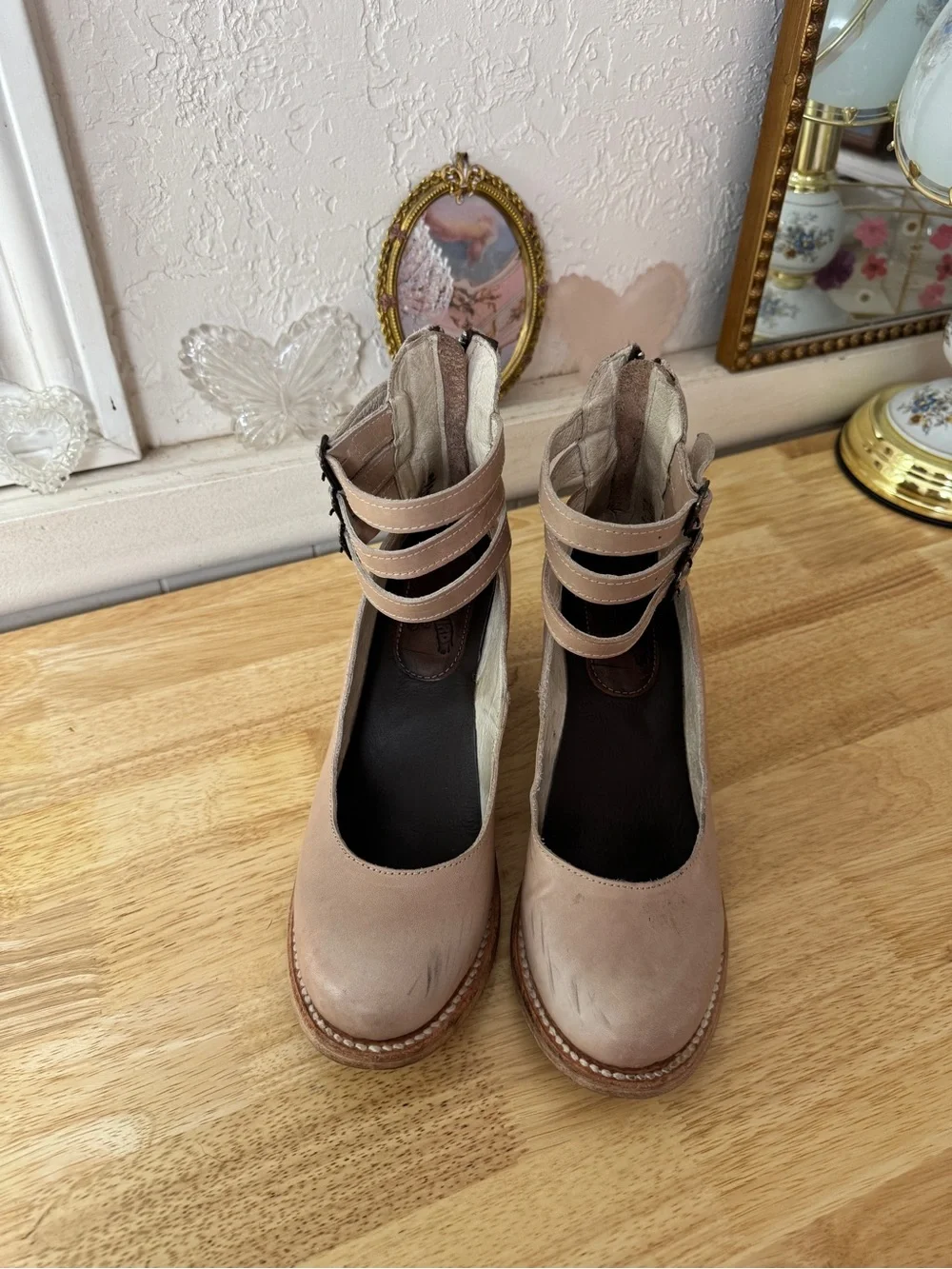 Freebird Randi Blush Leather Triple Buckle Block Heel Pumps Size 9 Indie Boho